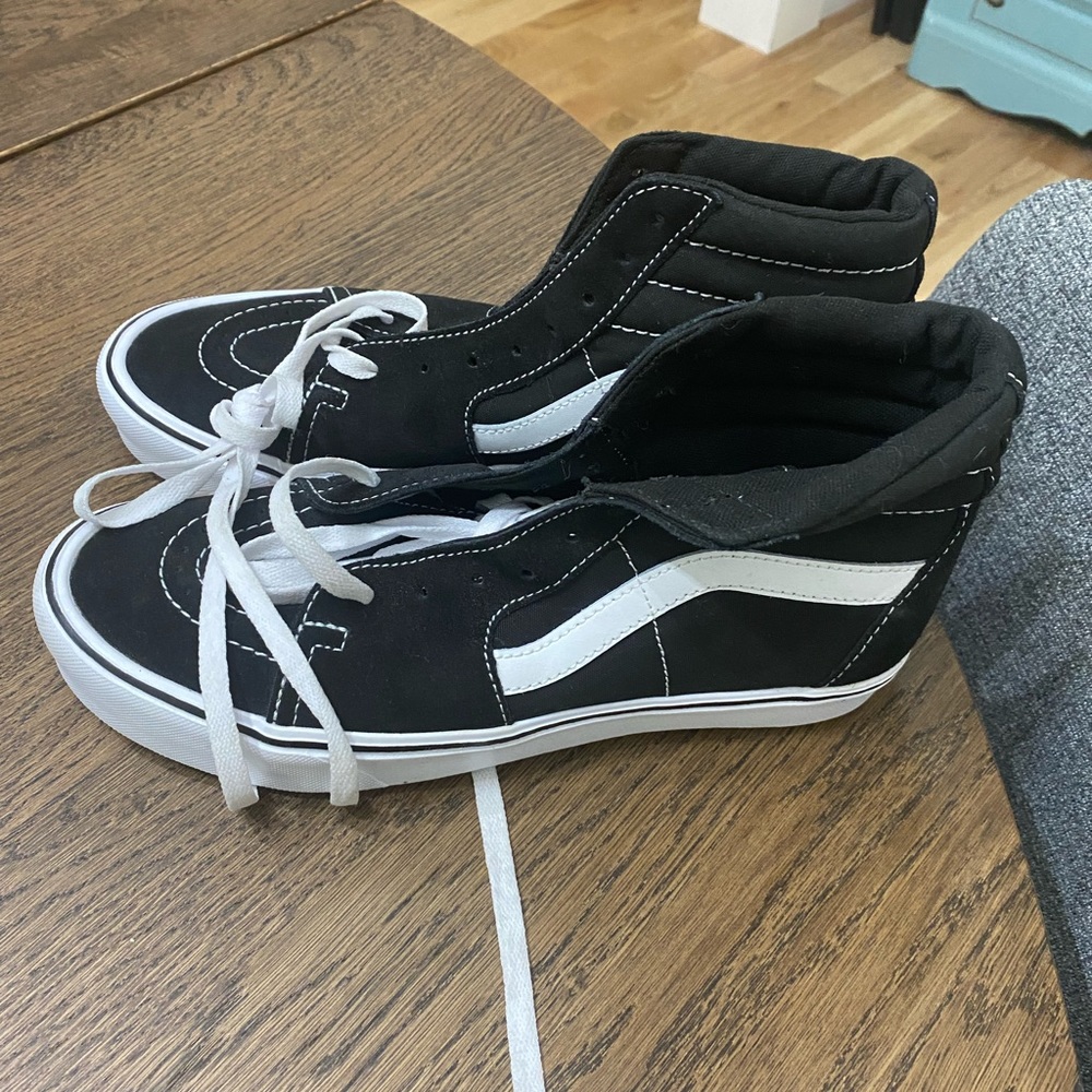 Vans women’s UltraCush 10